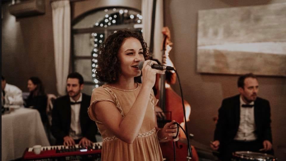 Hiring a Wedding Band in the Loire Valley - A Short Guide (2025)