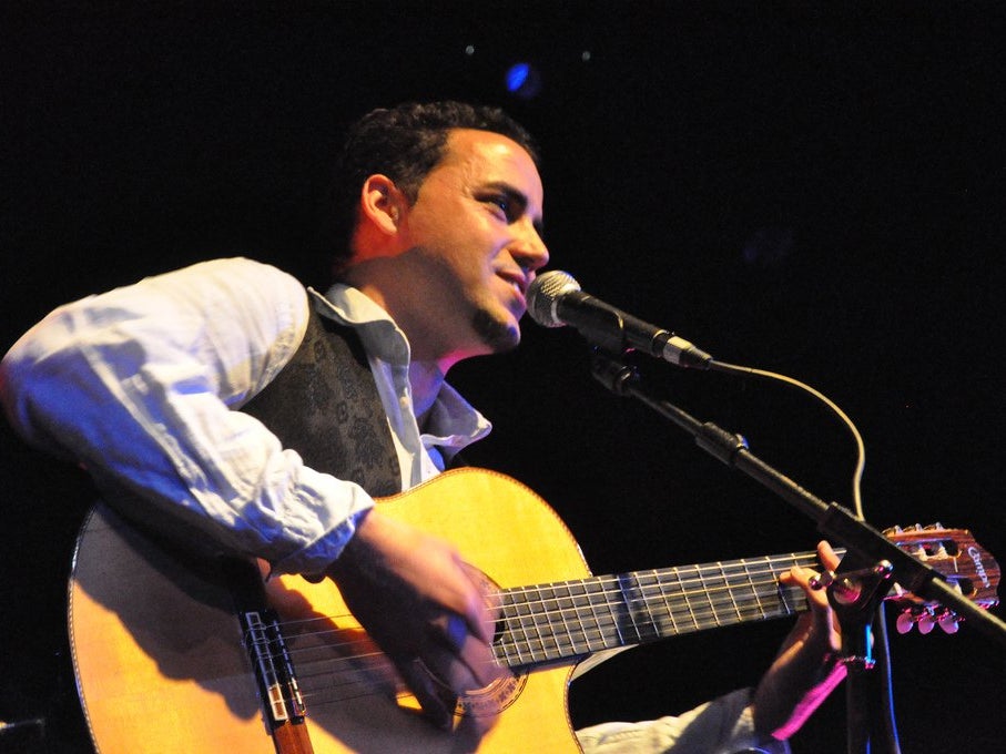 Book Javi on Guitar, Acoustic Wedding Singer in London & Barcelona ...