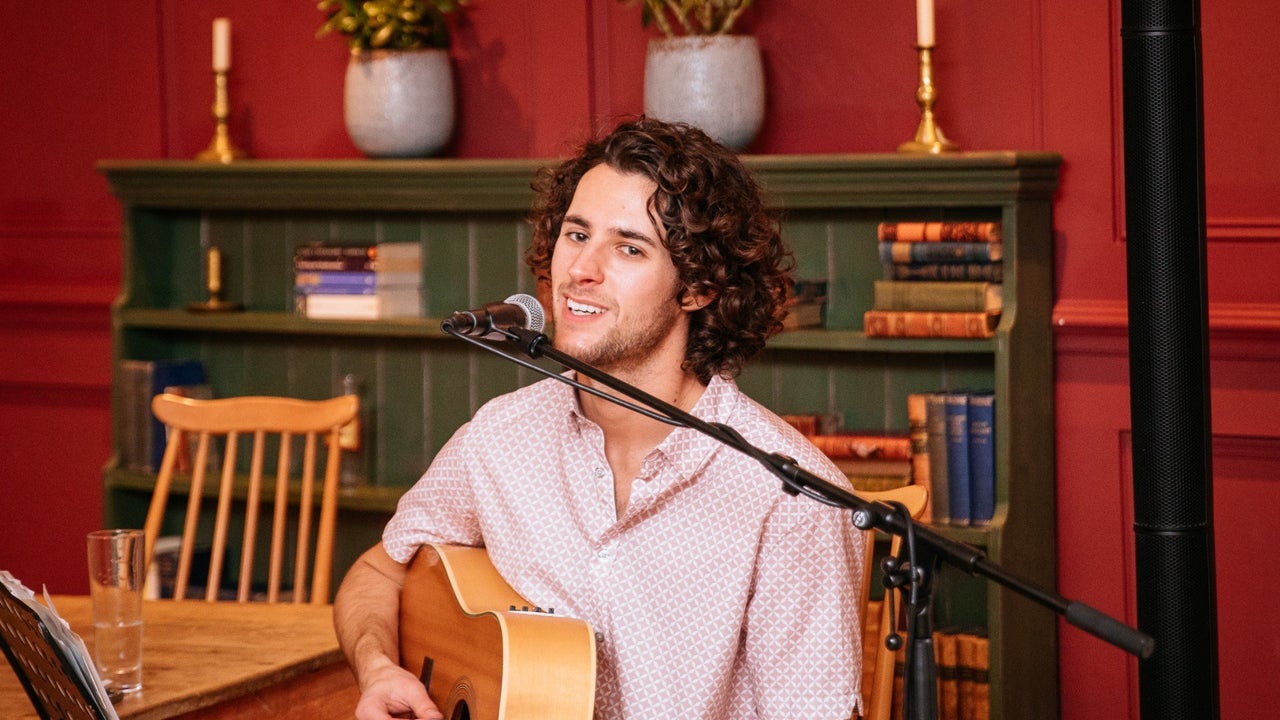 How to Hire Musicians for a Dinner Party – A Short Guide (2025)