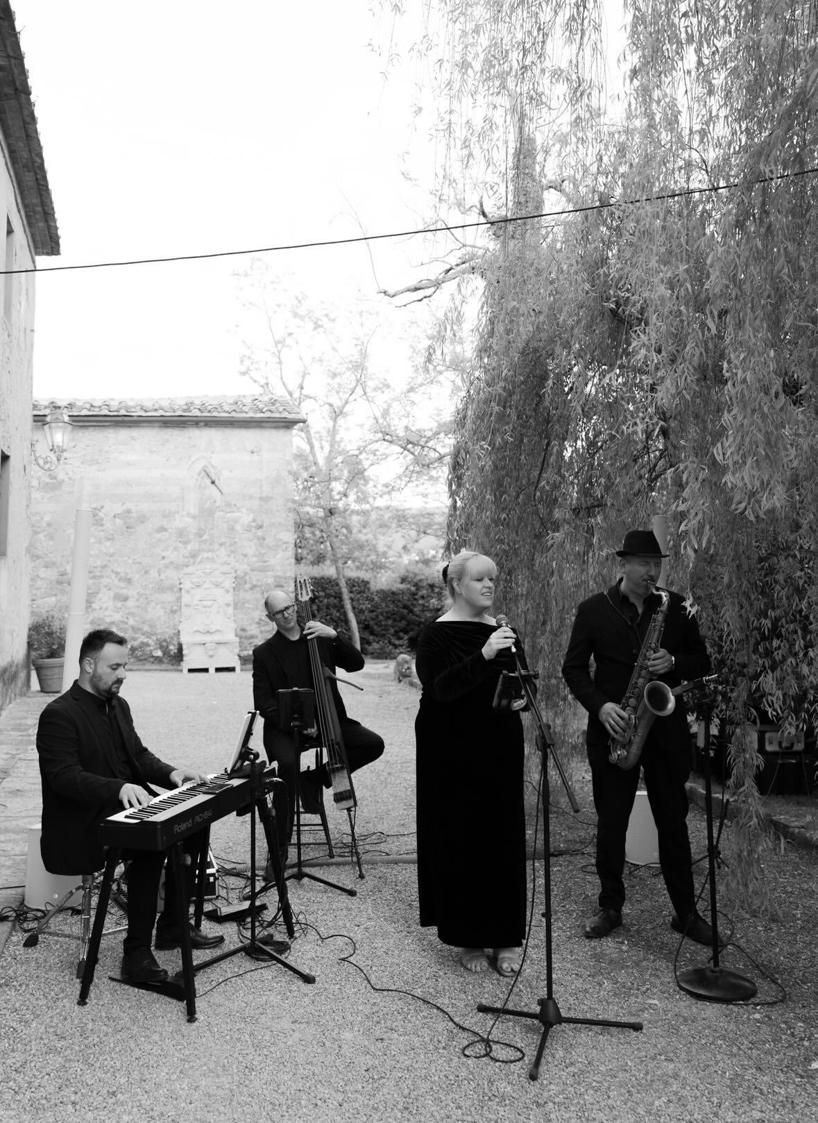 The Amalfi Wedding Singer