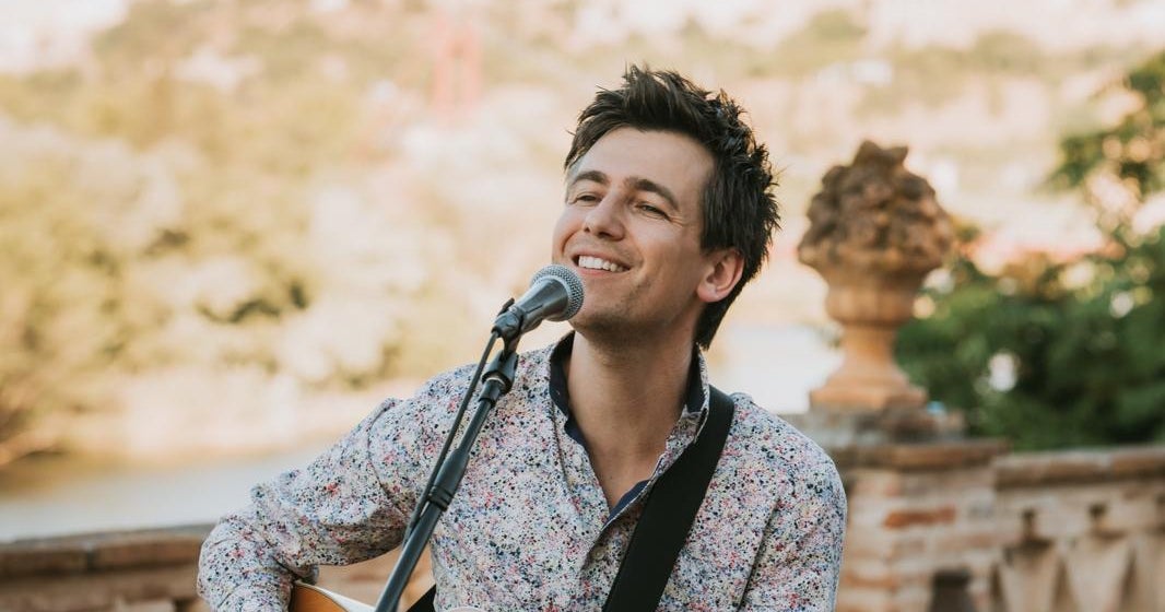 Carl Patrick Singer Book Patrick, Wedding Singer & Guitarist in Madrid, Spain - FixTheMusic
