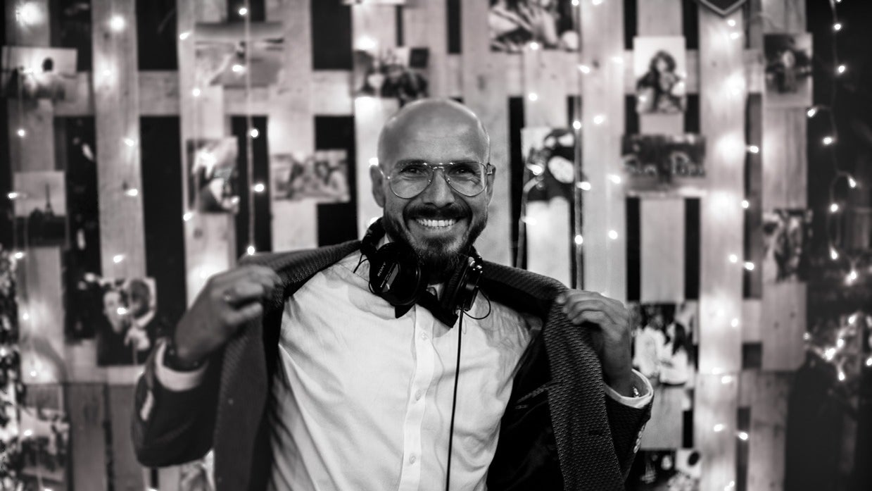 9 Best Wedding DJs in Spain For 2025