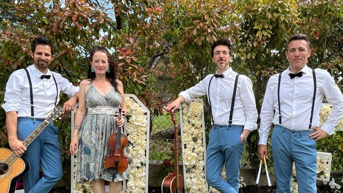 10 Recommended Wedding Bands at Château Gassies