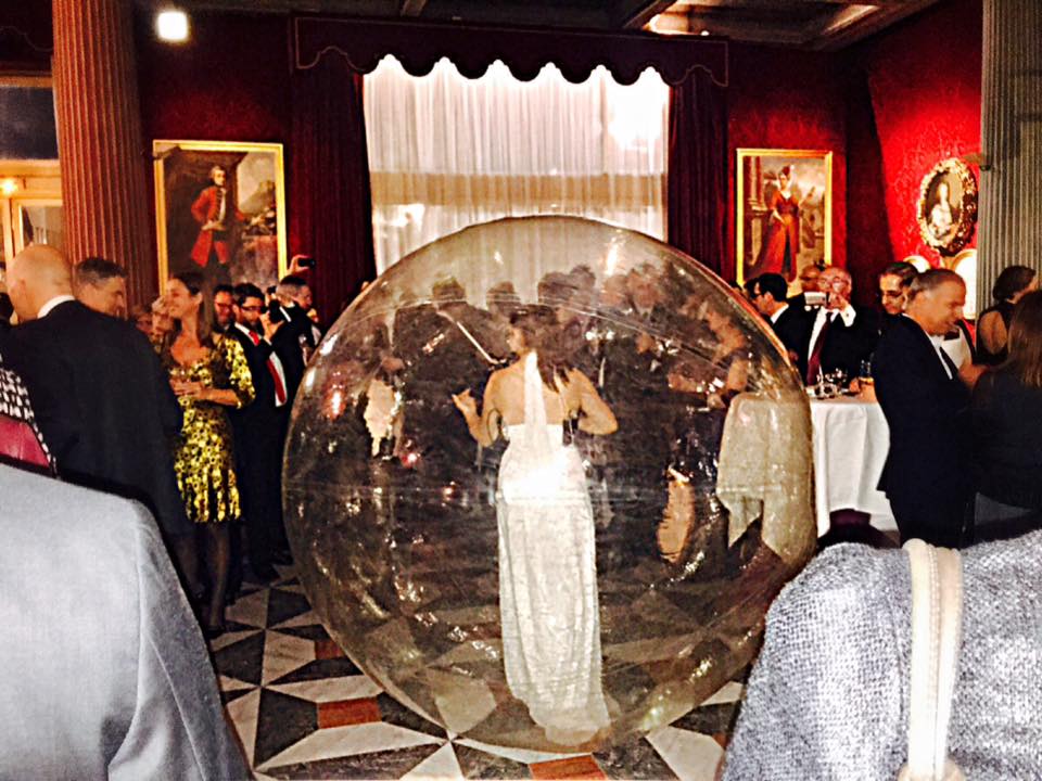 The Bubble Violinist