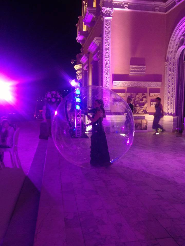 The Bubble Violinist