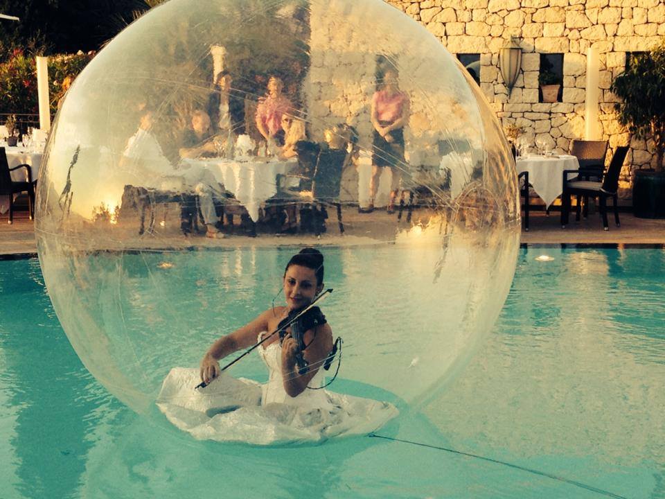 The Bubble Violinist