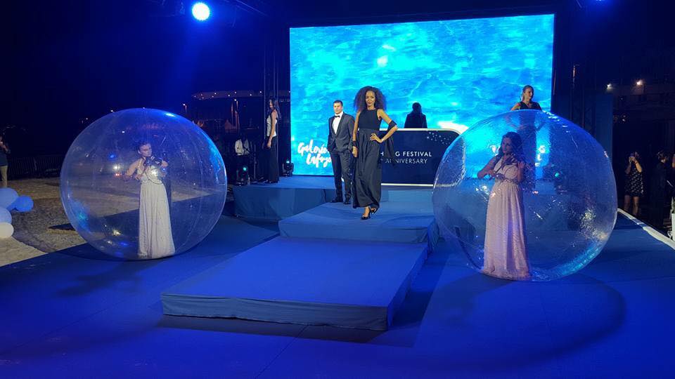 The Bubble Violinist