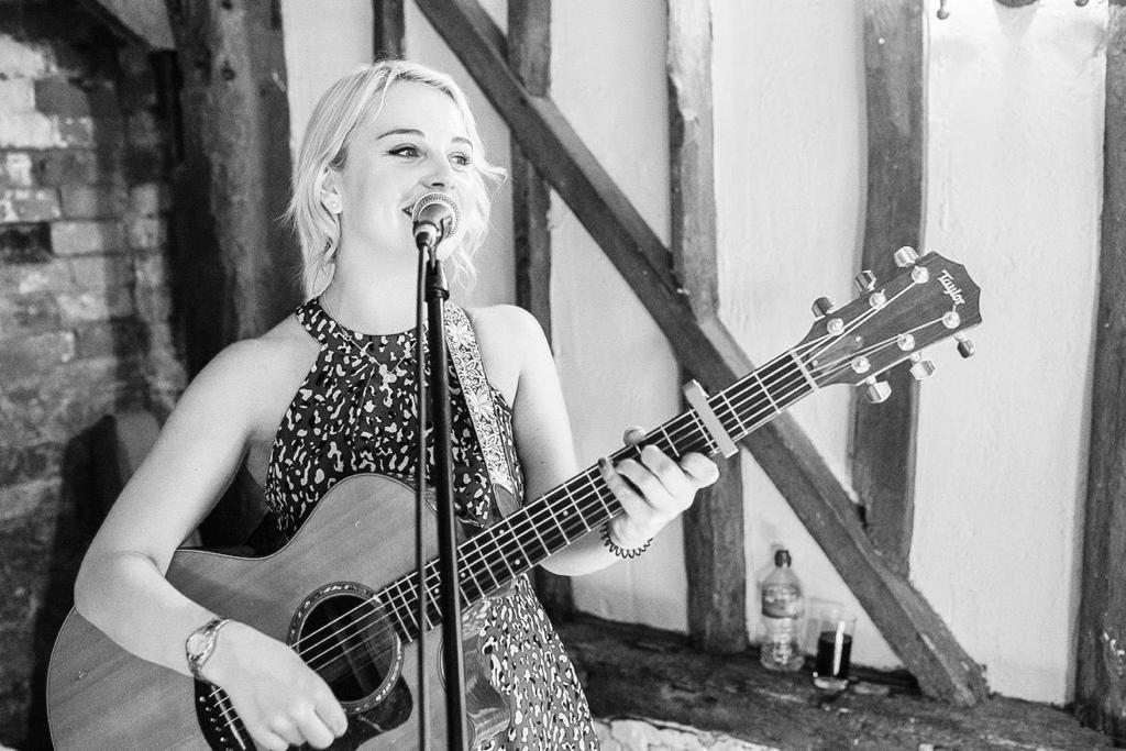 Kate Sings