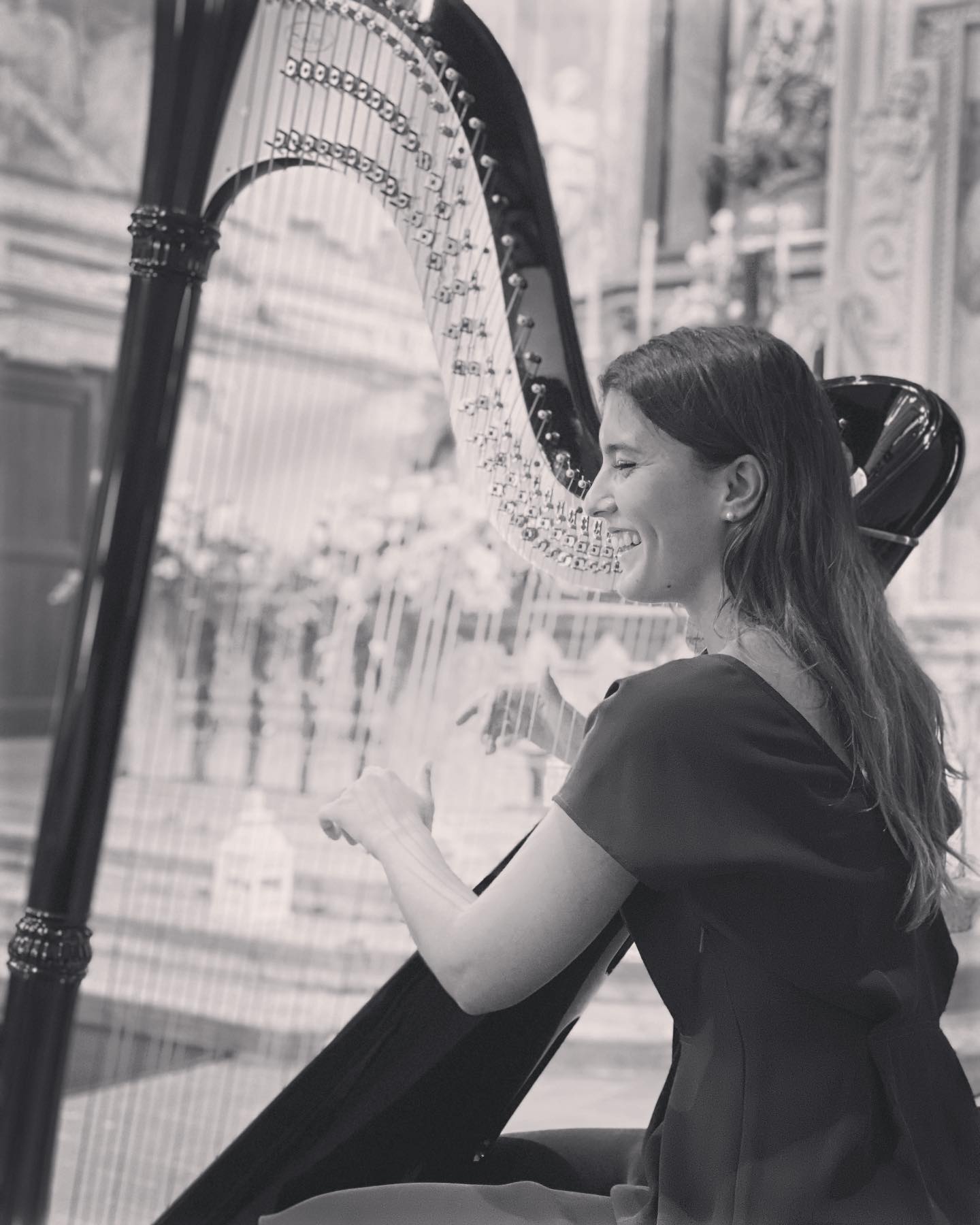Sofi Harpist