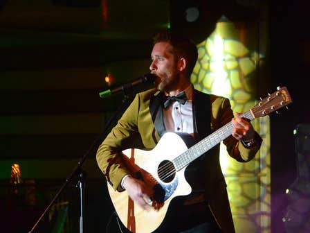 Russ Sings