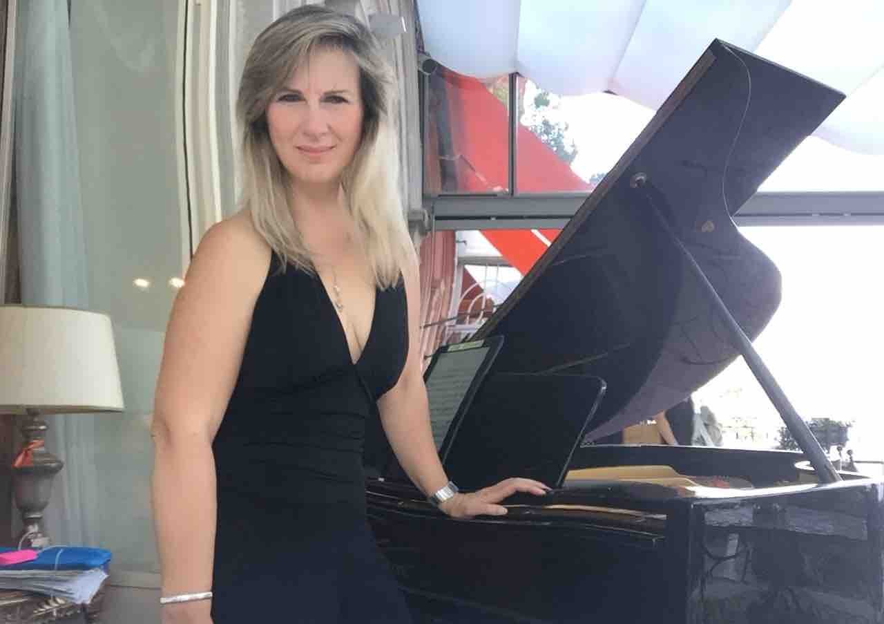 Sonia Pianist