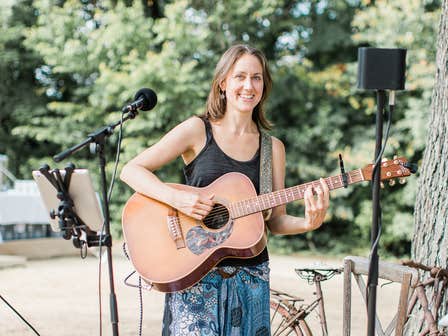 Anna Sings