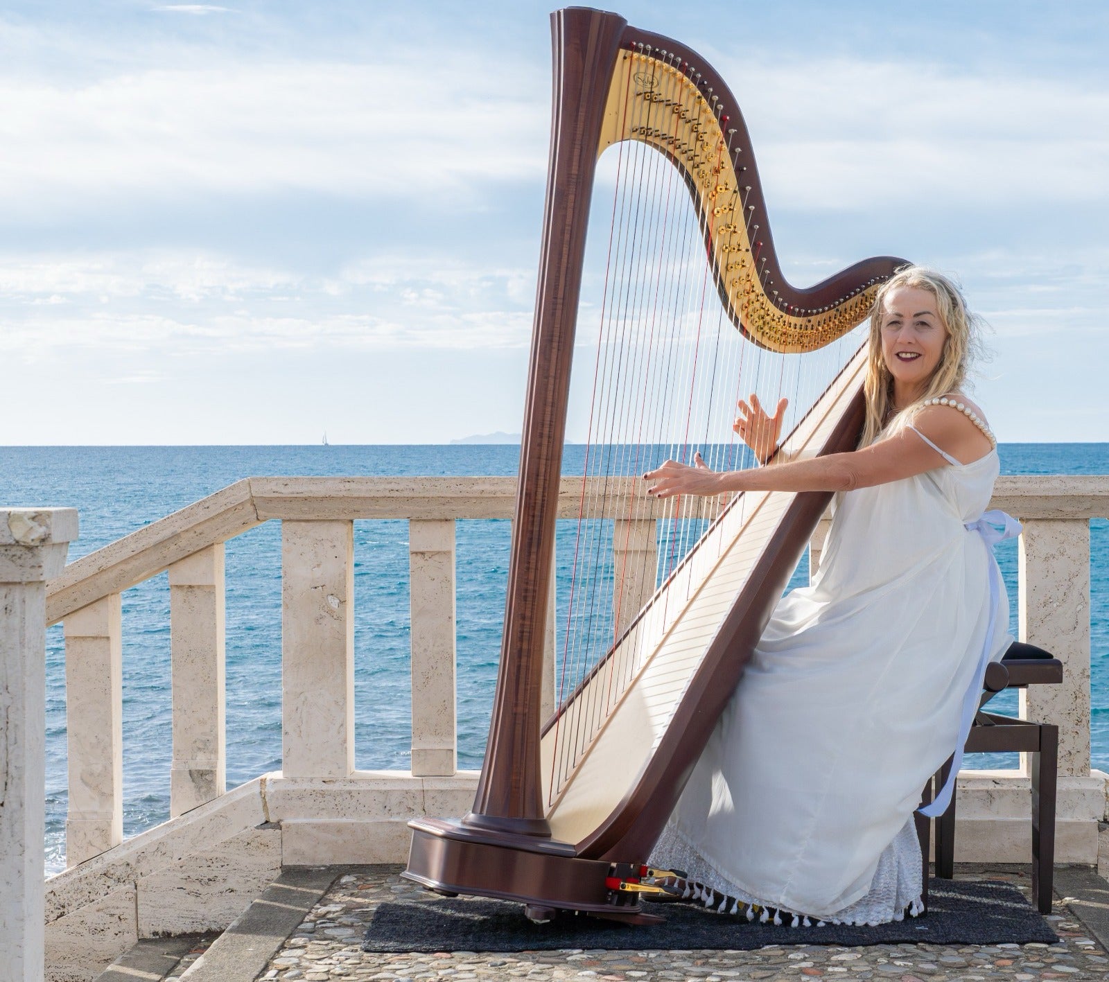 The Siena Harpist & Singer