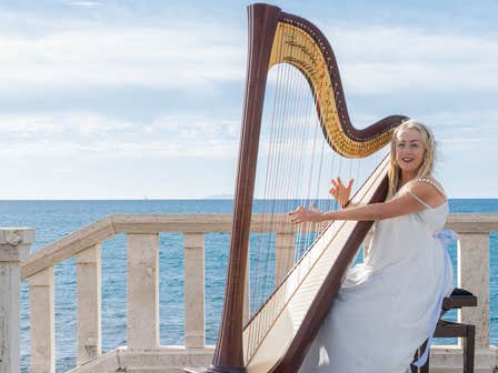 The Siena Harpist & Singer