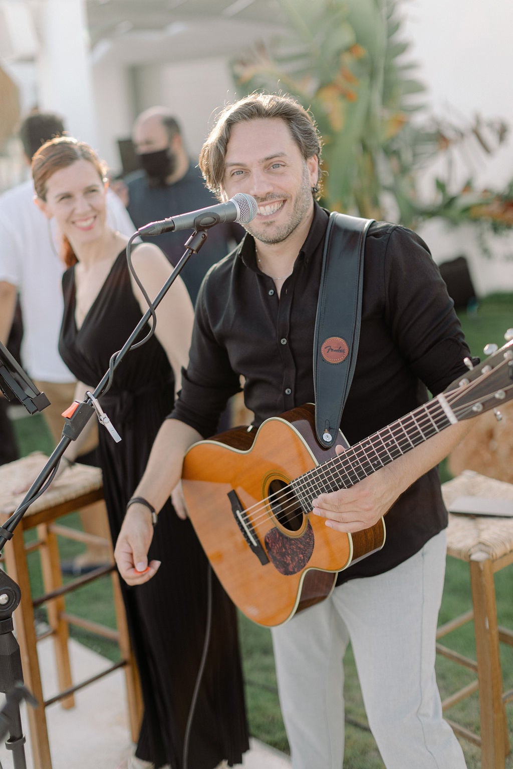 The Santorini Acoustic Singer