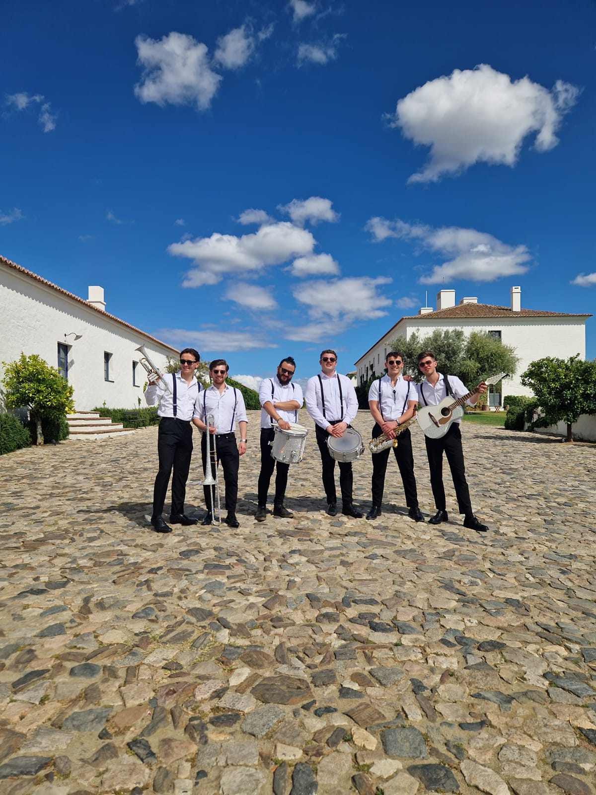 Forever Diamonds Showband