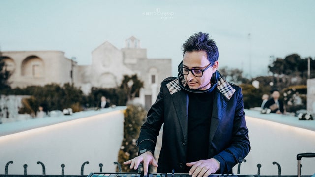19 Best Wedding DJs in Italy For 2025