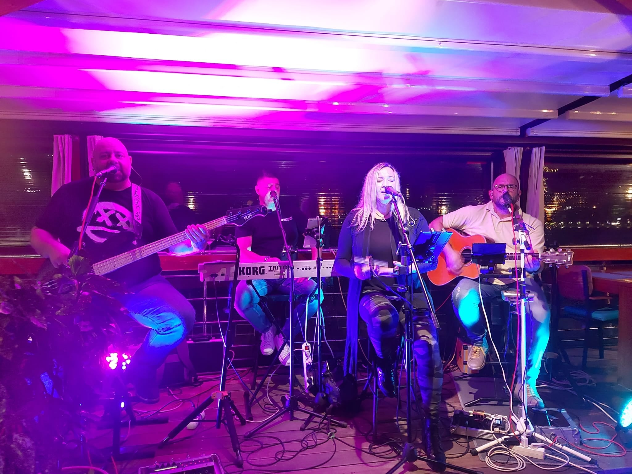 Cafe Acoustic Quartet