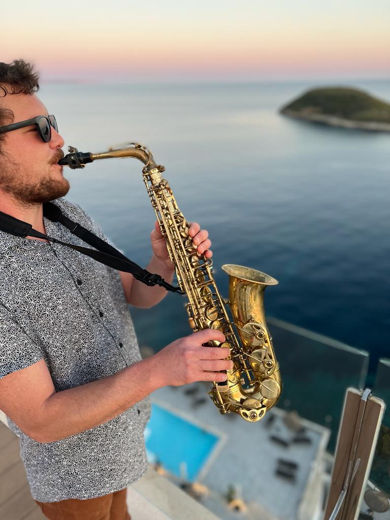 Magnus On Sax