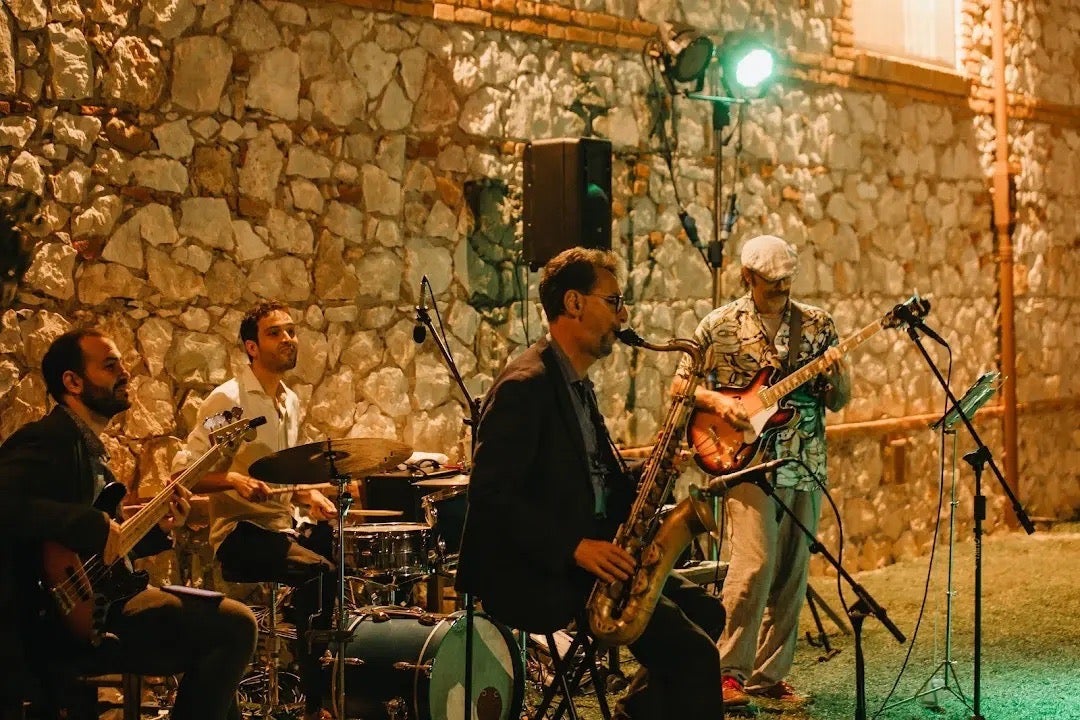 Tuscan Smooth Grooves