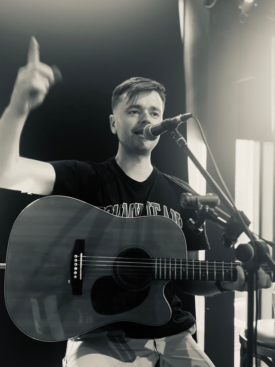 Dublin Singer Guitarist