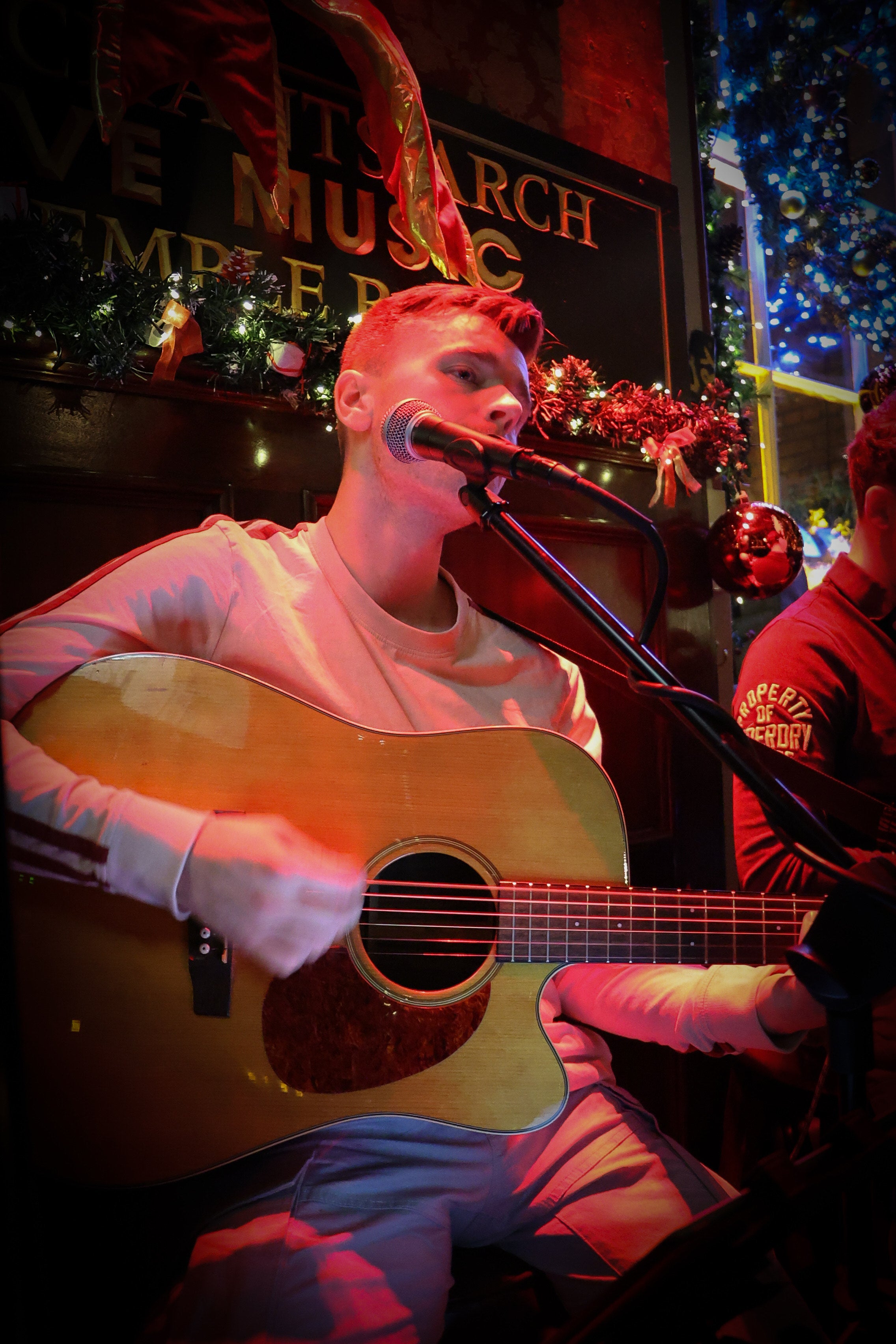 Dublin Singer Guitarist