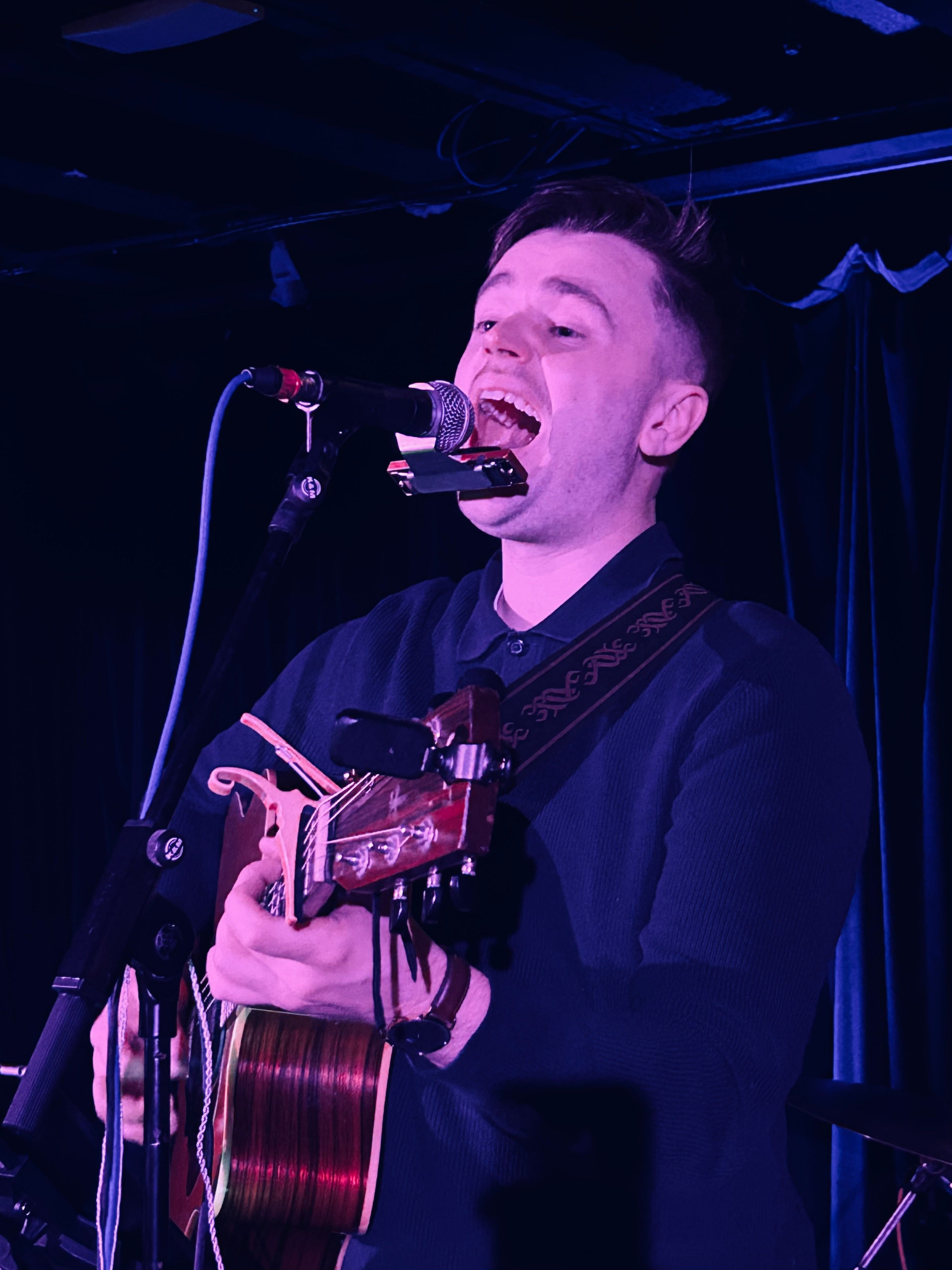 Dublin Singer Guitarist