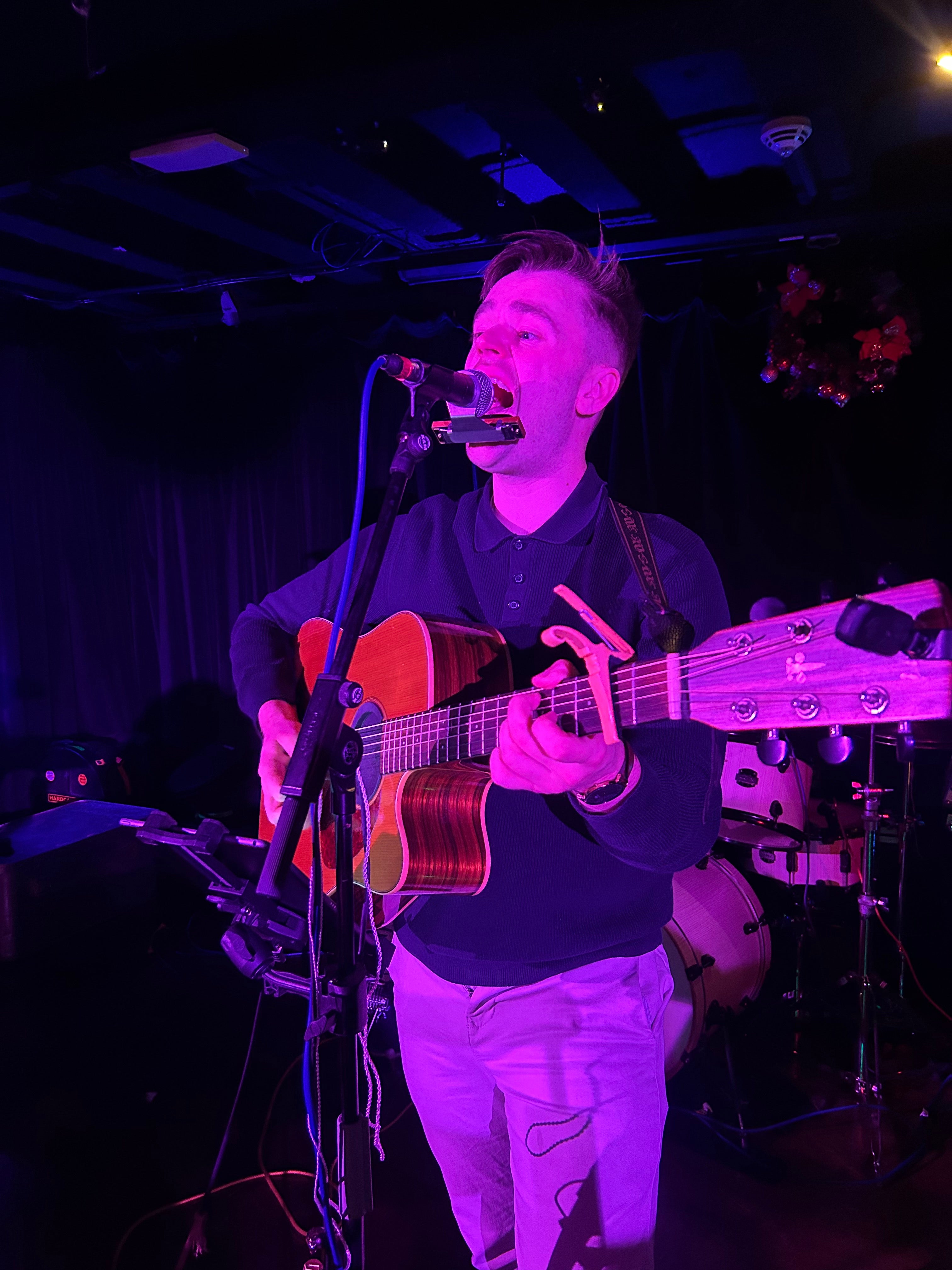 Dublin Singer Guitarist