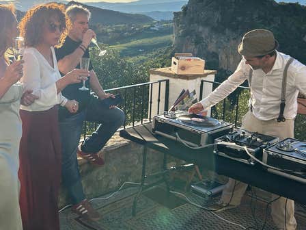 The Vinyl DJ