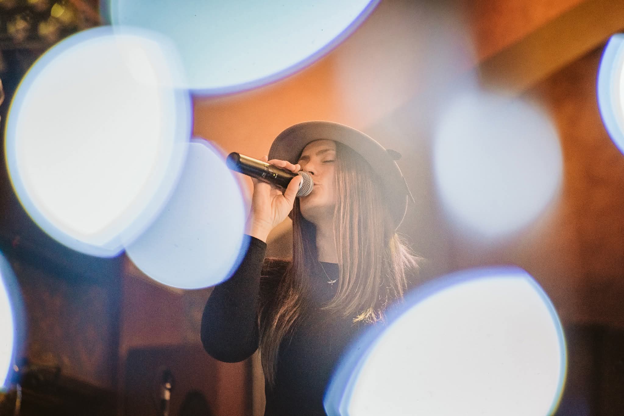 Denia Sings