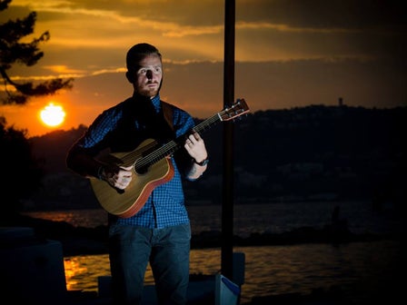 The Cannes Acoustic Singer