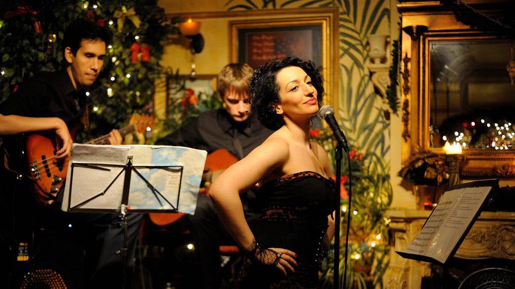 20 Best Christmas Jazz Songs & Covers For 2025